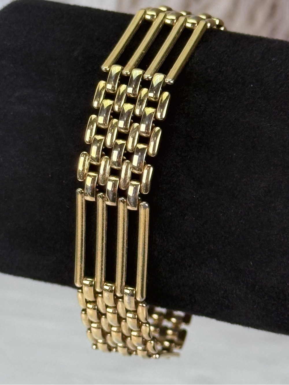 Vintage 80s aged goldtone chain-link bracelet